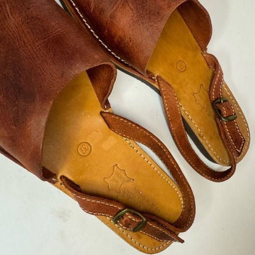 Leather brown flat sandals new, size 37