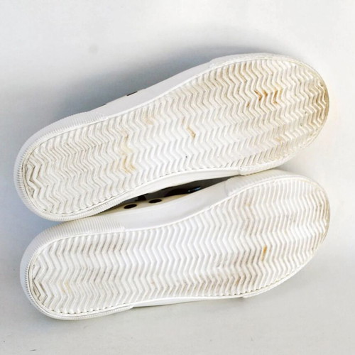 DKNY white canvas sneakers slightly used, size 37.5