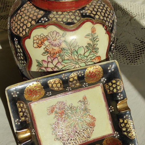 Japanese container and ashtray used, Royal hand painted Satsuma