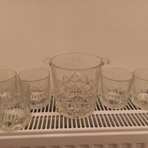 Whiskey glass set 5 pieces and ice bucket like new