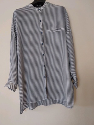 Πουκαμίσα ριγέ Zara oversized μέγεθος M σαν καινούργιο, μπλε και άσπρη