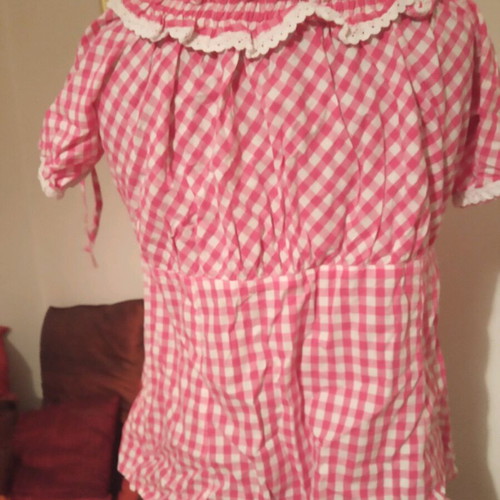 Blouse with buttons and lace used, short sleeve, size L