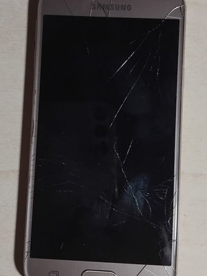 Samsung Galaxy J3 SM-J330F/D 2017 μεταχειρισμένο με σπασμένο τζάμι οθόνης