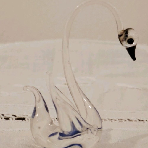 Glass Swan Decorative Figurine like new