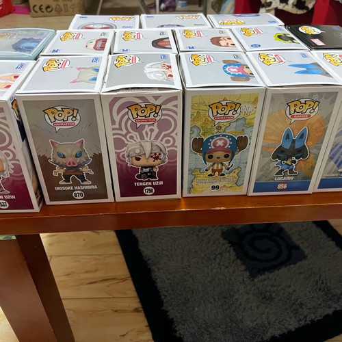Funko Pop collection like new with DC, Pokemon, Marvel and Demon Slayer