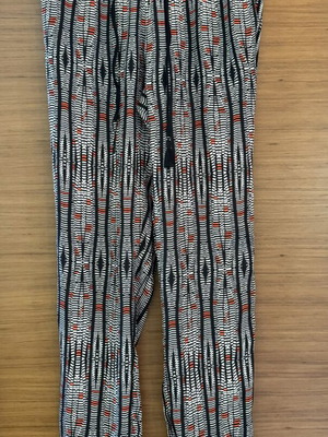 Stradivarius women's pants like new, geometric pattern, size S