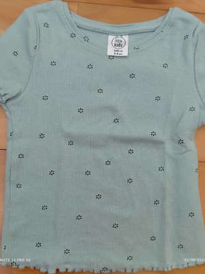 T-shirts pack of 5 size 104 cm like new