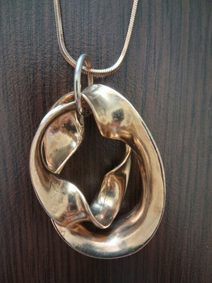 Women's necklace used, gold-colored