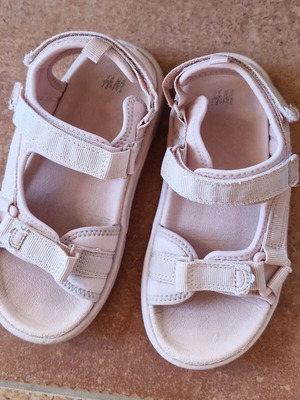 H&M sandals size 28 used, pink, comfortable model