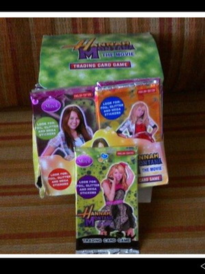 Χαρτάκια Hannah Montana καινούργια, δύο κούτες με 70 κλειστά φακελάκια
