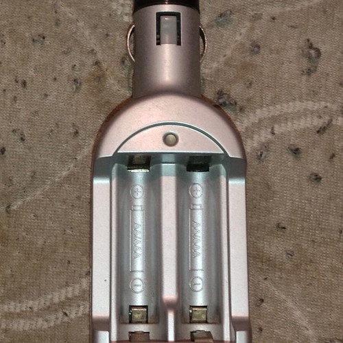 Car charger for Ni-Mh AA AAA batteries like new