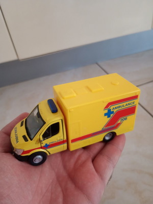 Welly Mercedes-Benz Sprinter Ambulance 1:40 μεταχειρισμένο, μεταλλικό μοντέλο