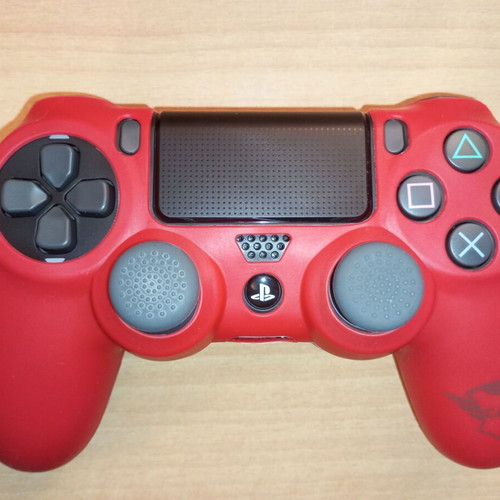 Sony DualShock 4 V2 Wireless Controller with Trust GXT Red Case new