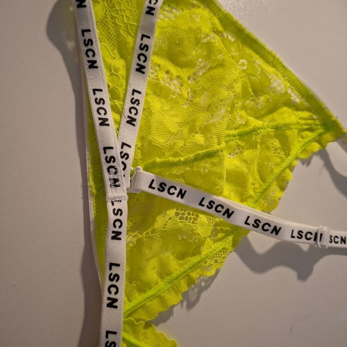 LSCN Triangle Bra in Moscholemono new, size 80B