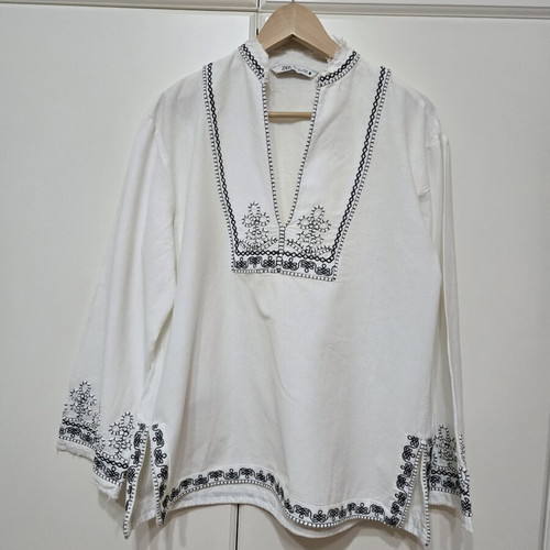 Zara embroidered tunic like new, size large, black and white