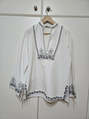 Zara embroidered tunic like new, size large, black and white