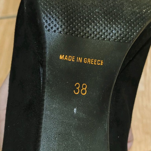Stefania Black Pumps Size 38 Like New