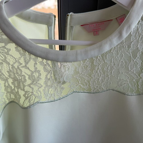 Ted Baker lime sweatshirt with lace like new, size M