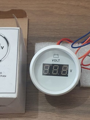 Digital Voltmeter 52mm 9-32V DC with White LED Ring for Boats Cars Trucks