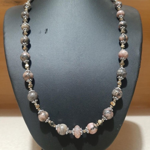 Necklace with rhodonite and zircon new
