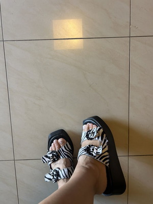 Exe platform sandals like new, size 41, black and white