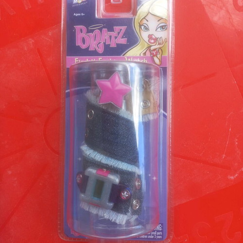 Bratz funky fashion watch set with tags, sealed