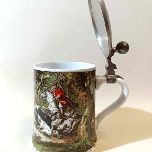 Kaiser porcelain beer mug with lid and hunting scene, new