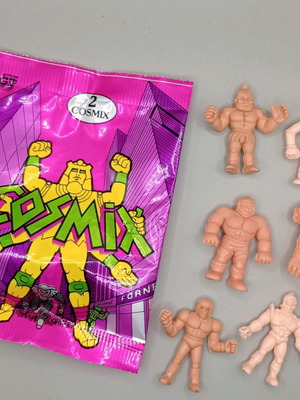 Alien figures like new set of 6 with sealed packet