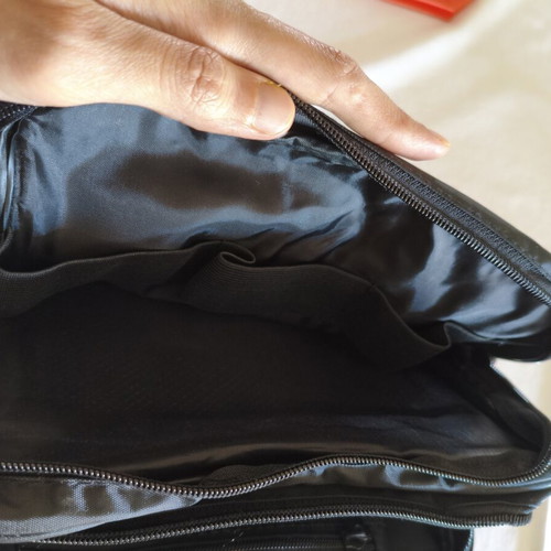 Elle toiletry bags set of 3 like new, black