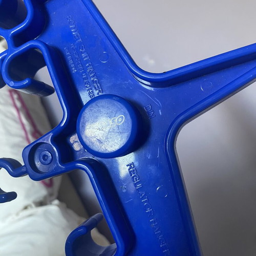 Pegaso ergonomic diving gear hanger like new, blue, foldable