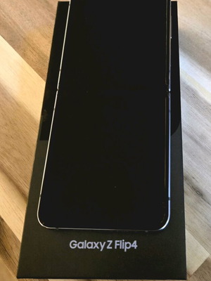 Samsung Galaxy Z Flip4 8/128 like new, blue