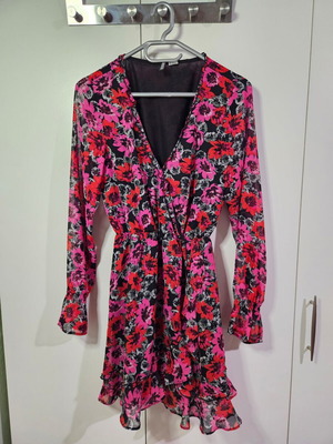 H&M Divided floral print long-sleeve dress like new