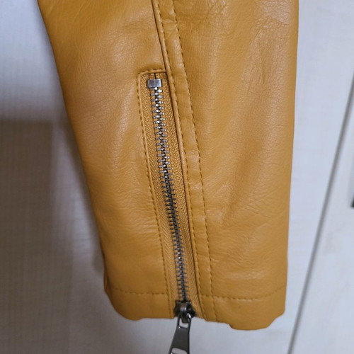 OPPORTUNITY!!! yellow leatherette
