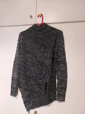Asymmetric blouse unused, in perfect condition