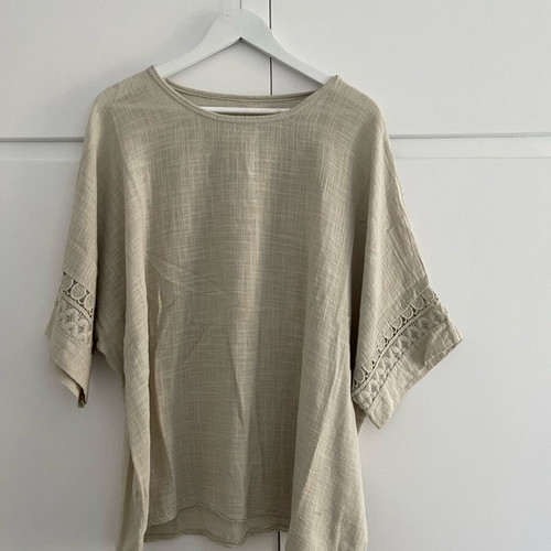 Beige blouse XL with lace sleeves used