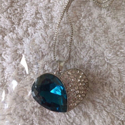 Handmade necklace with double heart and Swarovski stones, new