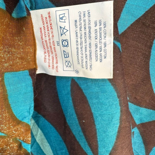 Large scarf LBMDJ like new, 100% cotton, blue
