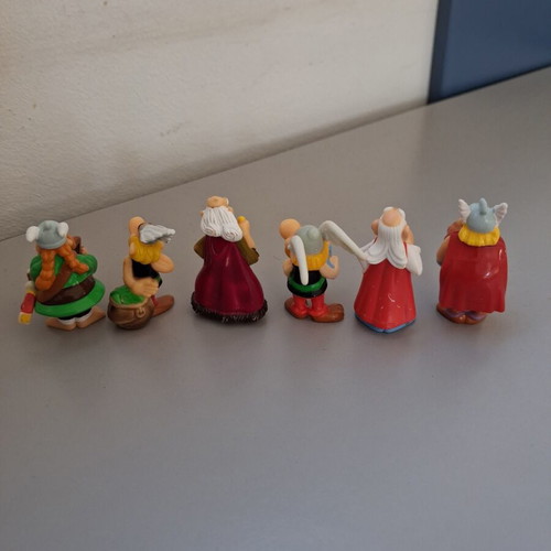 Magic Kinder Asterix figures used, set of 6, comics collection