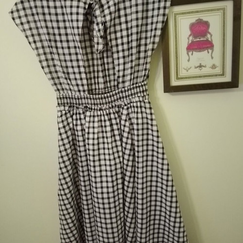Zara dress like new, black and white, elastic waist, open back