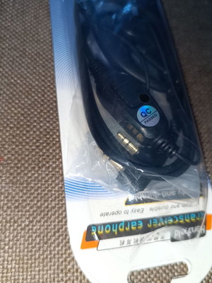 UHF/VHF Wireless Transceiver Headset new with ear tube
