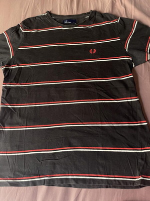 Tshirt Fred Perry size L like new, black and white