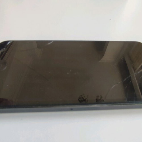 iPhone 5/5s used with broken screen for parts