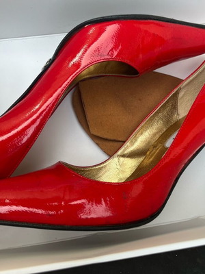 Dodici leather red pumps size 39 like new