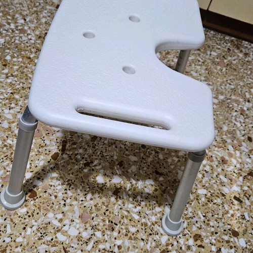 Bath stool without back aluminum like new