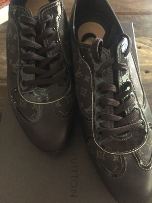 Louis Vuitton women's sneakers used size 39.5 brown
