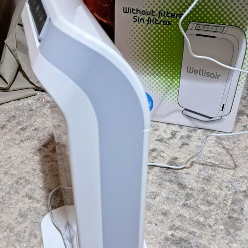 Wellisair air disinfector and purifier like new
