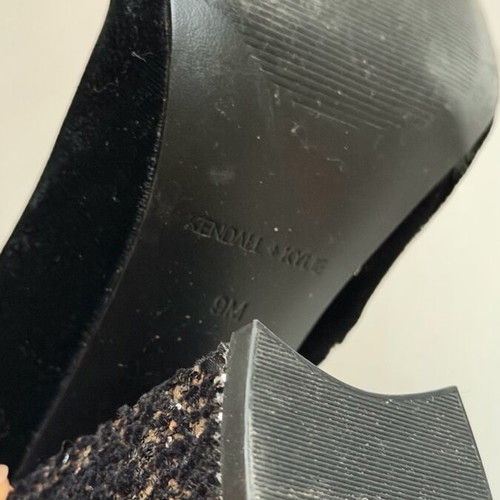 Kendall + Kylie velvet booties like new, size 39, black