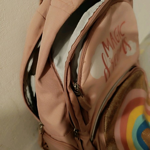 Magic Dreams Goomby school backpack like new, ergonomic with 4 compartments