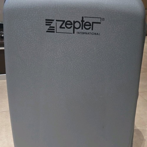 Large Zepter suitcase like new, gray