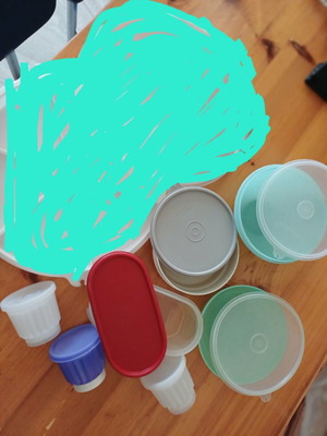 Tupperware set of 7 pieces with 4 bowls and 3 individual molds for halva/jelly